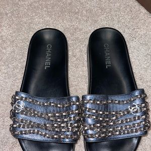 Chanel slides